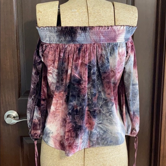 American Eagle Off The Shoulder Velvet Blouse NWT - Picture 3 of 5